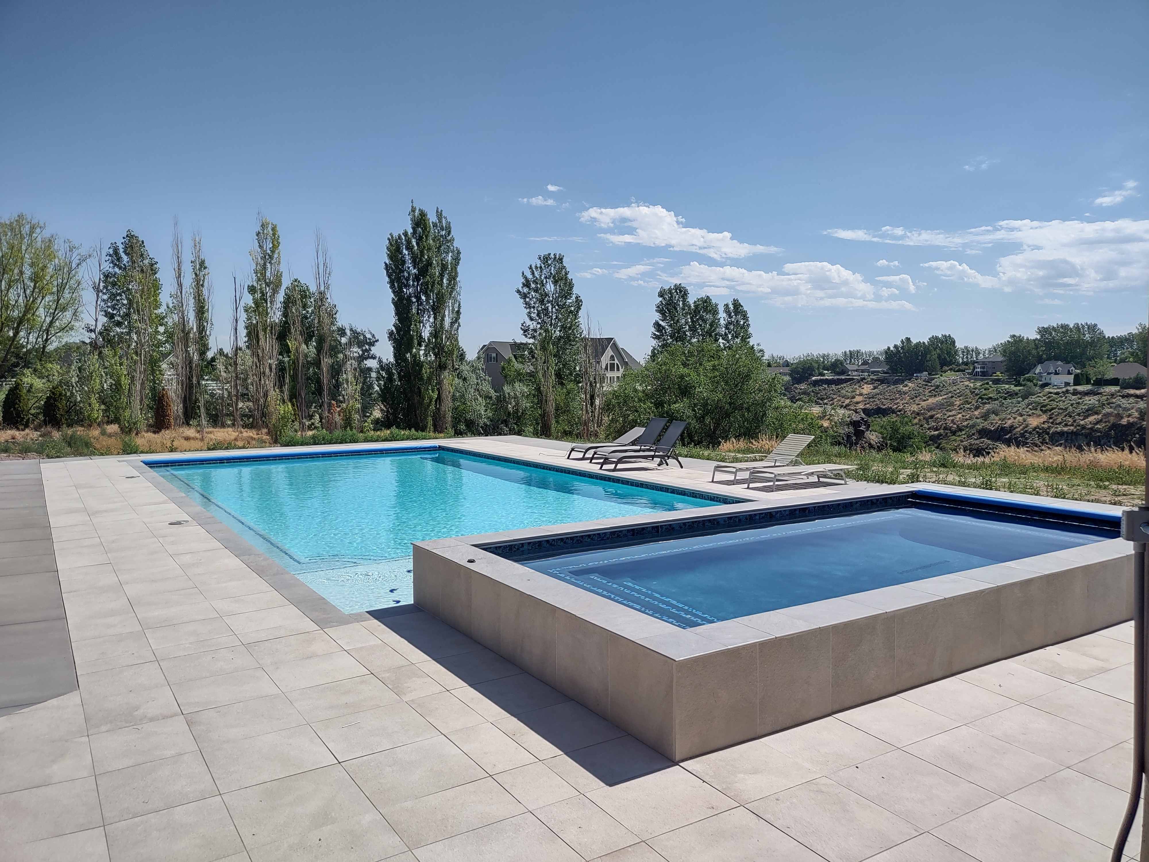 Boise gunite pool by Universal Pools